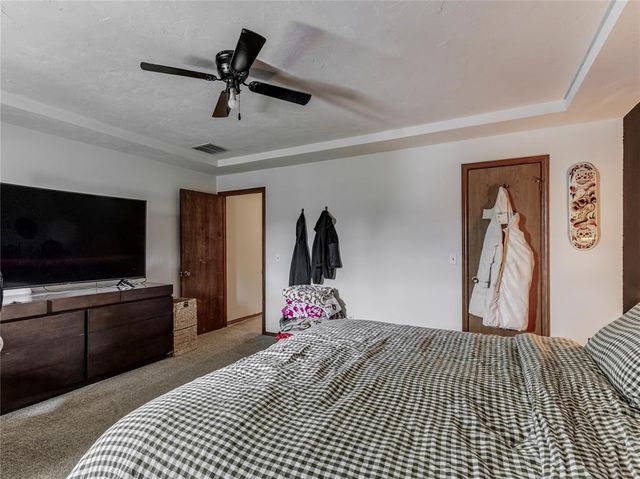 32 Corona Drive, Oklahoma City, OK 73149