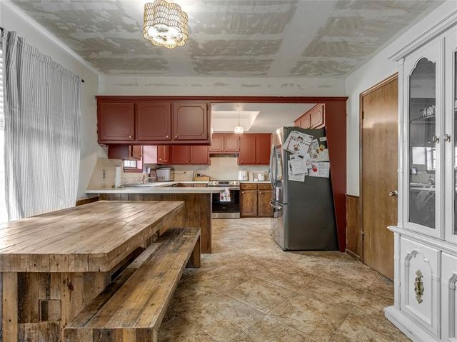 32 Corona Drive, Oklahoma City, OK 73149