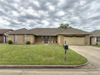 32 Corona Drive, Oklahoma City, OK 73149