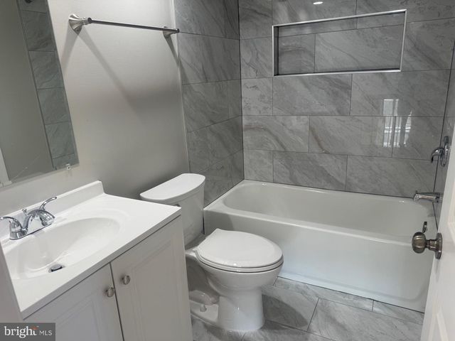 1927 HEATHERBROOK CT, Woodbridge, VA 22192