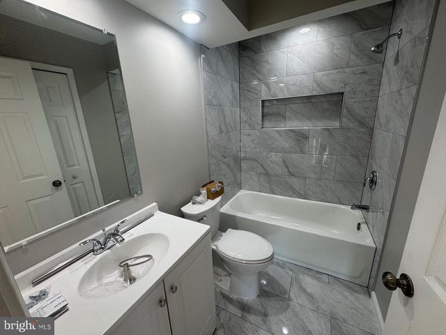 1927 HEATHERBROOK CT, Woodbridge, VA 22192