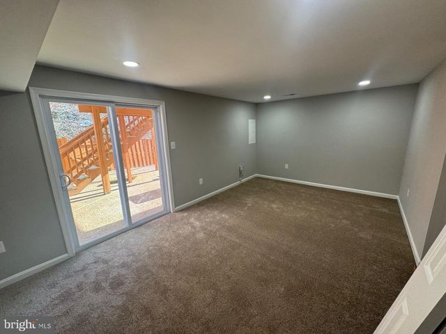 1927 HEATHERBROOK CT, Woodbridge, VA 22192