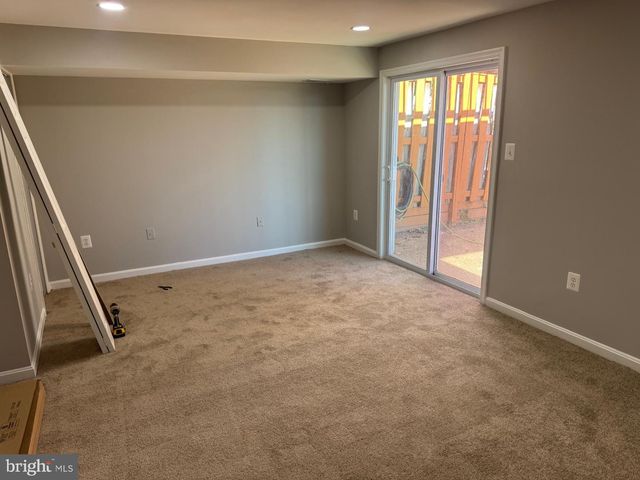 1927 HEATHERBROOK CT, Woodbridge, VA 22192