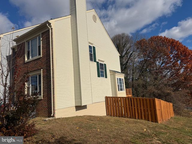 1927 HEATHERBROOK CT, Woodbridge, VA 22192