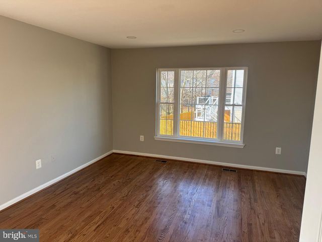 1927 HEATHERBROOK CT, Woodbridge, VA 22192