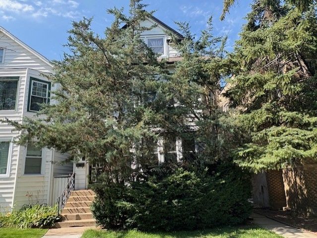 4104 W Newport Avenue, Chicago, IL 60641