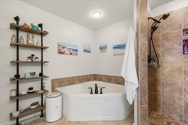 65 Rushmore LANE, Hartford, WI 53027