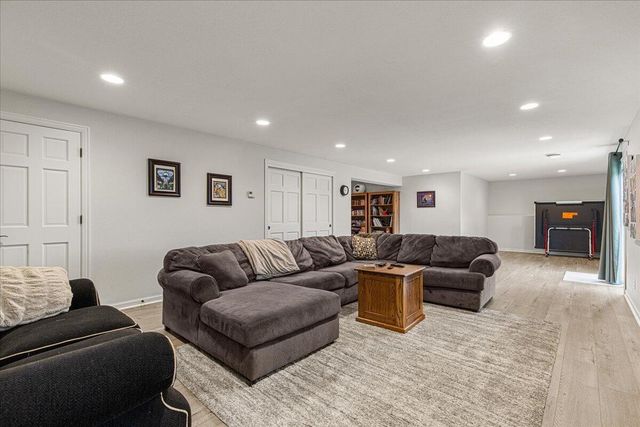 65 Rushmore LANE, Hartford, WI 53027