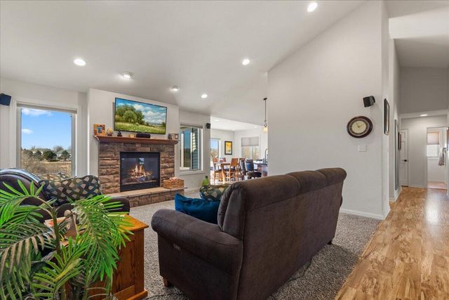 65 Rushmore LANE, Hartford, WI 53027