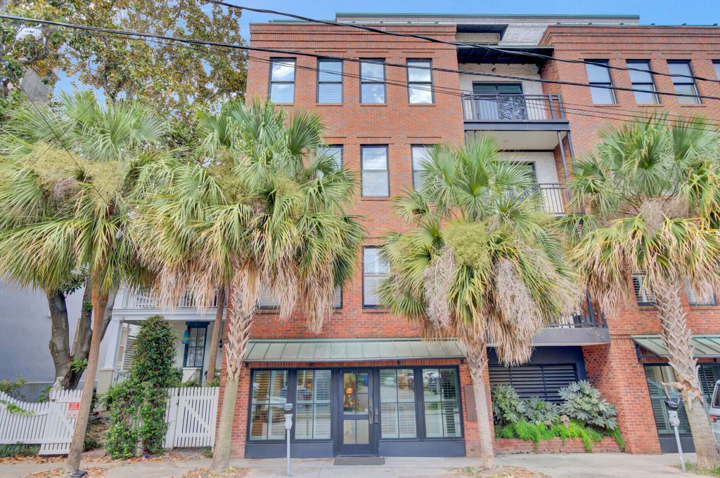 76 Society Street 32, Charleston, SC 29401