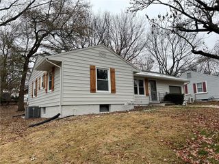 12117 E 47th Terrace, Independence, MO 64055