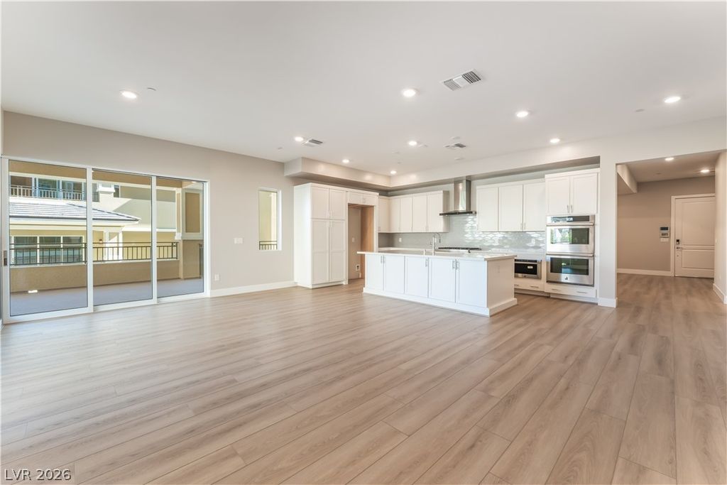 9132 Las Manaitas Avenue 202, Las Vegas, NV 89144 — photo 2
