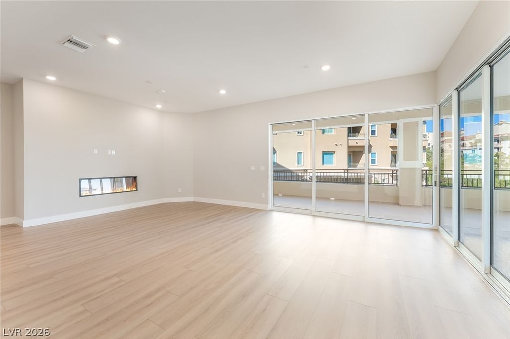 9132 Las Manaitas Avenue 202, Las Vegas, NV 89144 — photo 4