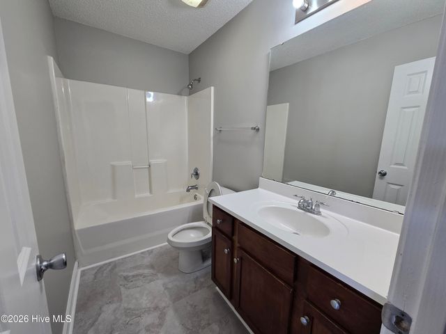 4135 Dudleys Grant Drive E, Winterville, NC 28590