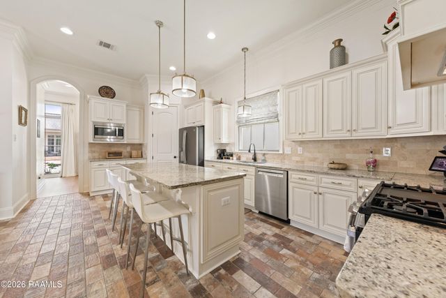 805 Waterview Road, Youngsville, LA 70592