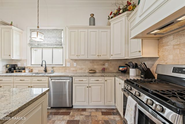 805 Waterview Road, Youngsville, LA 70592
