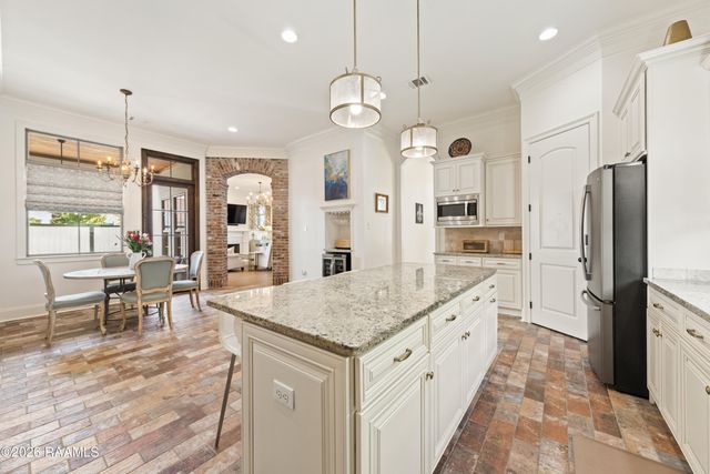 805 Waterview Road, Youngsville, LA 70592