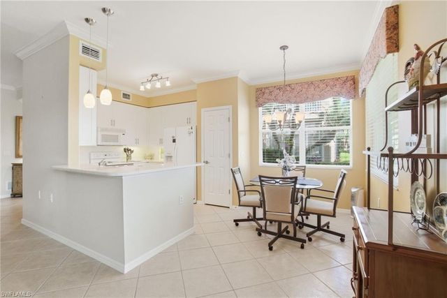 3904 Forest Glen BLVD 7-101, Naples, FL 34114