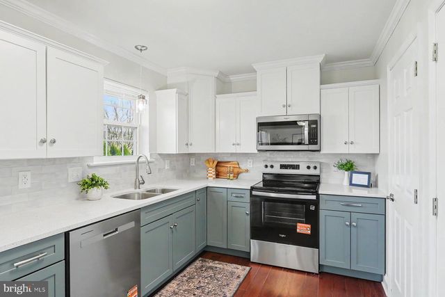 55 BURBERRY LN, Mount Wolf, PA 17347