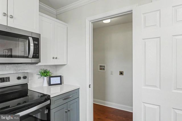 55 BURBERRY LN, Mount Wolf, PA 17347