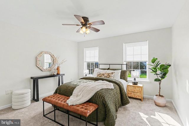 55 BURBERRY LN, Mount Wolf, PA 17347