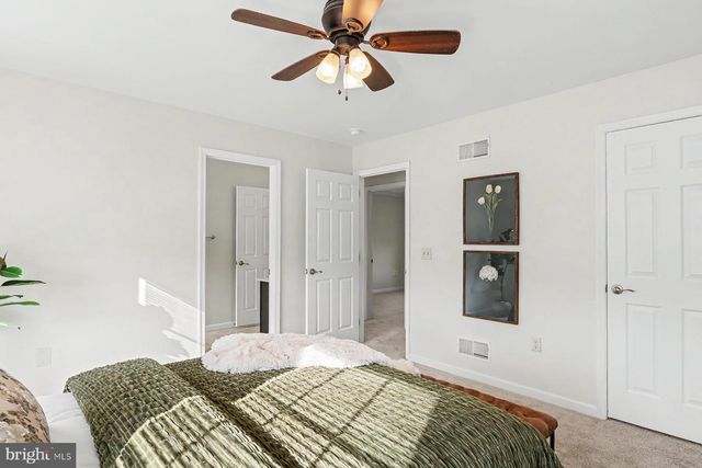 55 BURBERRY LN, Mount Wolf, PA 17347