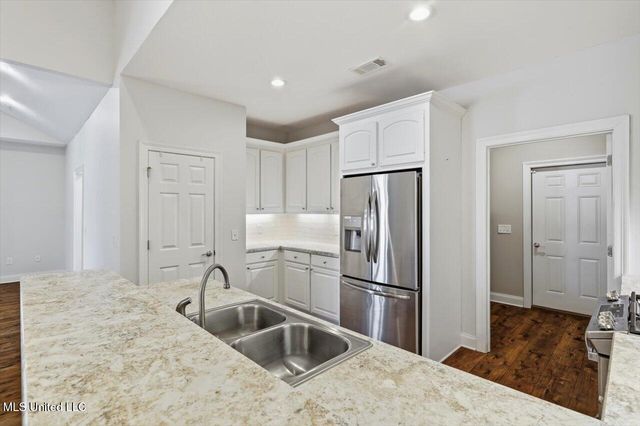 1020 Sweetwater Cove, Pearl, MS 39208