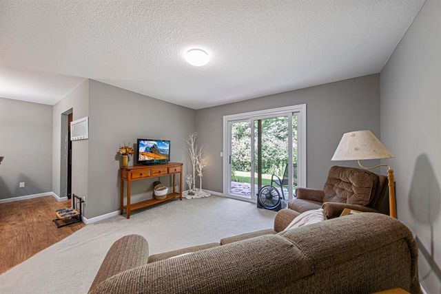 18450 Creeks Bend Drive, Minnetonka, MN 55345
