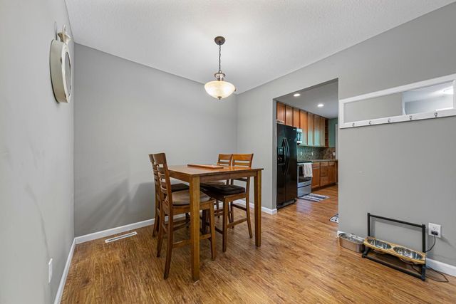 18450 Creeks Bend Drive, Minnetonka, MN 55345