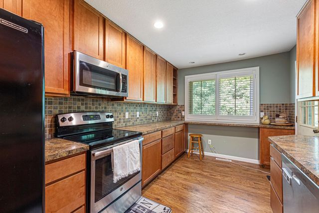 18450 Creeks Bend Drive, Minnetonka, MN 55345