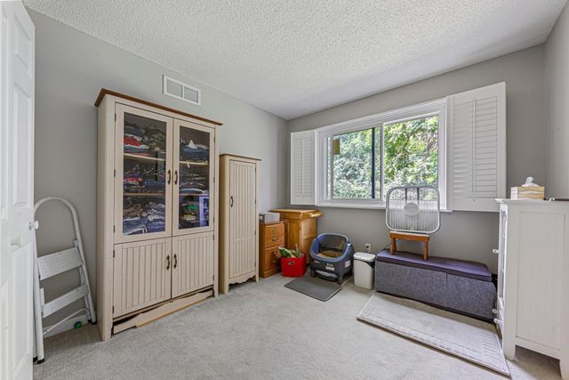 18450 Creeks Bend Drive, Minnetonka, MN 55345