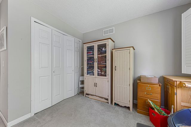 18450 Creeks Bend Drive, Minnetonka, MN 55345