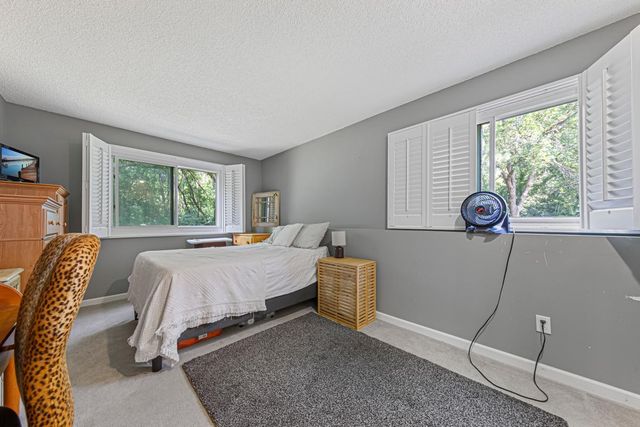 18450 Creeks Bend Drive, Minnetonka, MN 55345