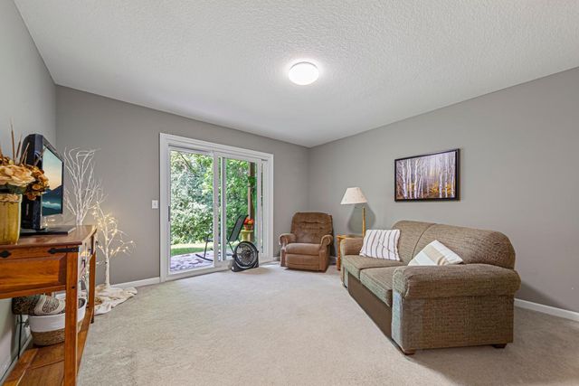 18450 Creeks Bend Drive, Minnetonka, MN 55345