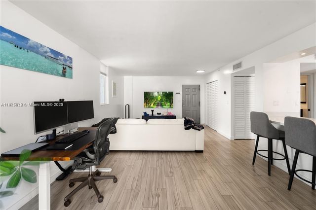 650 NE 64th St GPH4, Miami, FL 33138