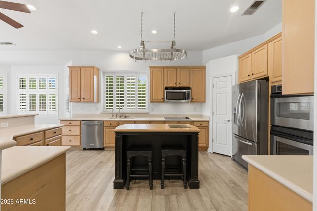 2695 E COUNTRY SHADOWS Court, Gilbert, AZ 85298
