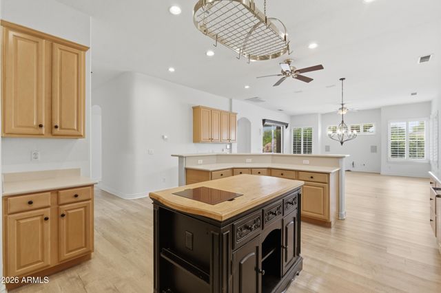 2695 E COUNTRY SHADOWS Court, Gilbert, AZ 85298