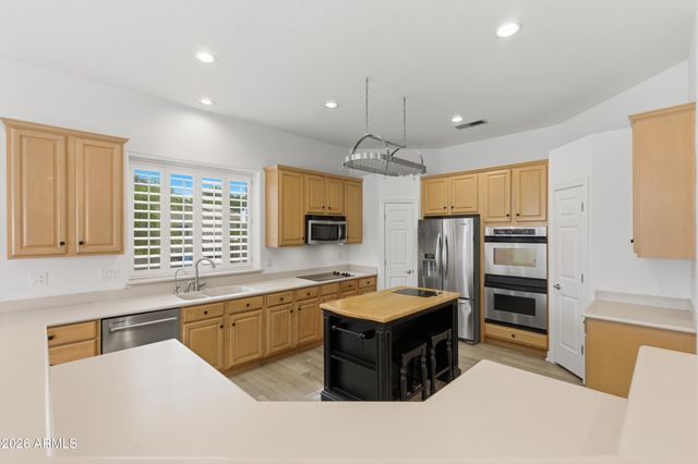 2695 E COUNTRY SHADOWS Court, Gilbert, AZ 85298