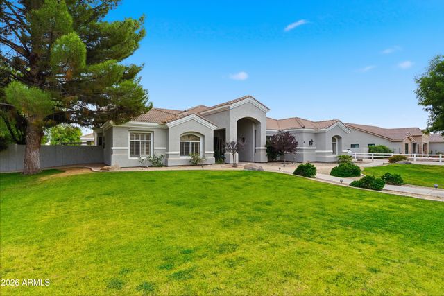 2695 E COUNTRY SHADOWS Court, Gilbert, AZ 85298