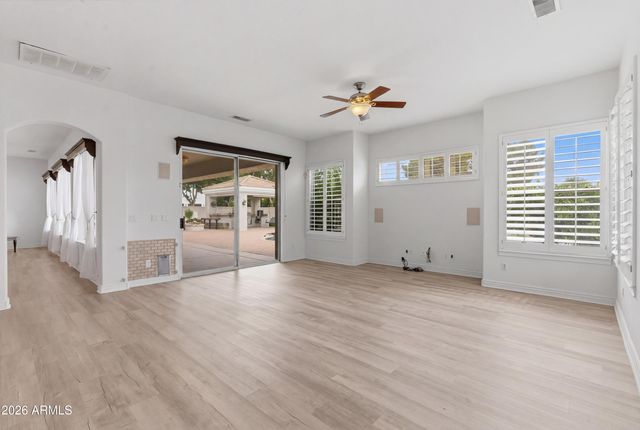 2695 E COUNTRY SHADOWS Court, Gilbert, AZ 85298