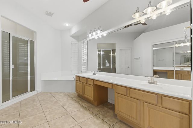 2695 E COUNTRY SHADOWS Court, Gilbert, AZ 85298
