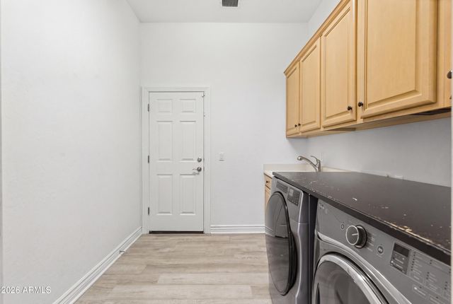 2695 E COUNTRY SHADOWS Court, Gilbert, AZ 85298