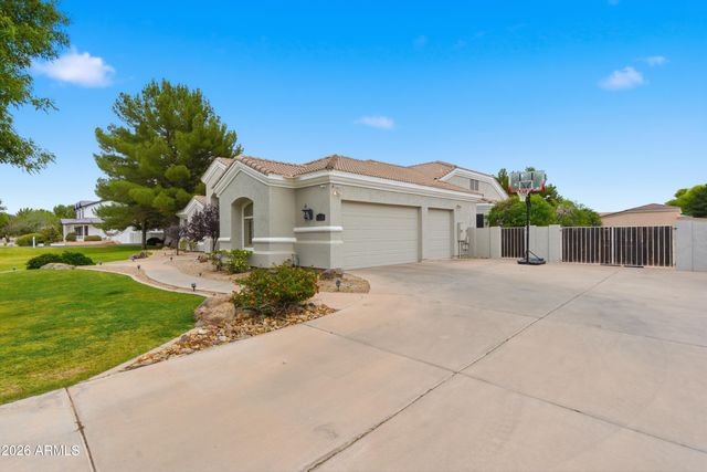 2695 E COUNTRY SHADOWS Court, Gilbert, AZ 85298
