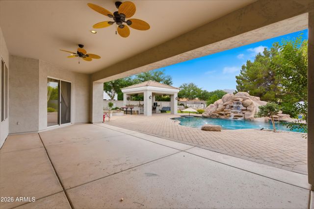 2695 E COUNTRY SHADOWS Court, Gilbert, AZ 85298