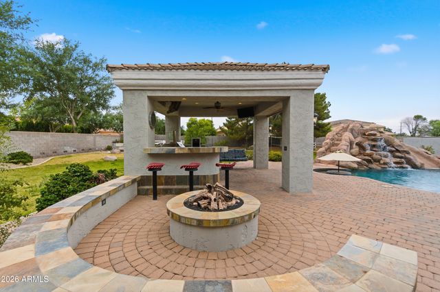 2695 E COUNTRY SHADOWS Court, Gilbert, AZ 85298