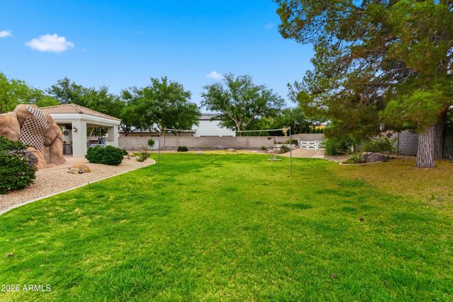 2695 E COUNTRY SHADOWS Court, Gilbert, AZ 85298