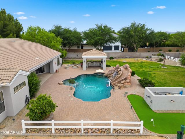 2695 E COUNTRY SHADOWS Court, Gilbert, AZ 85298
