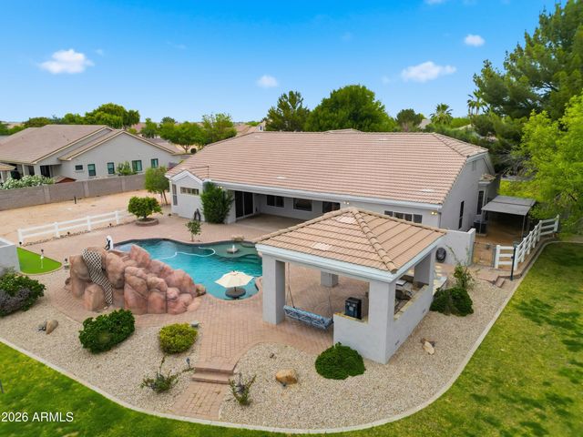 2695 E COUNTRY SHADOWS Court, Gilbert, AZ 85298