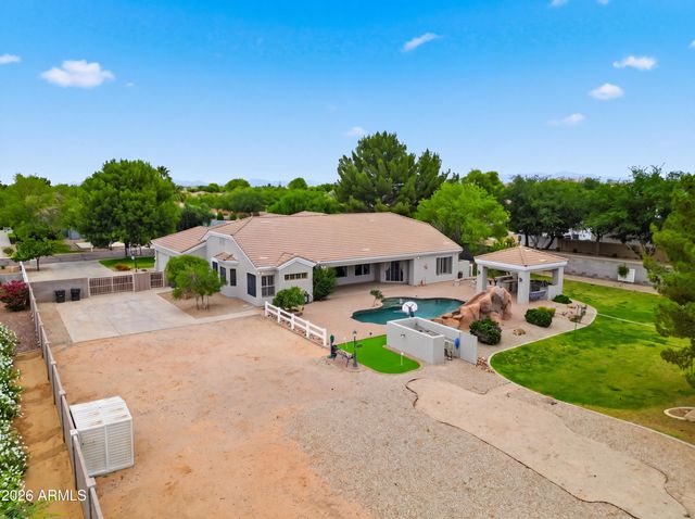 2695 E COUNTRY SHADOWS Court, Gilbert, AZ 85298