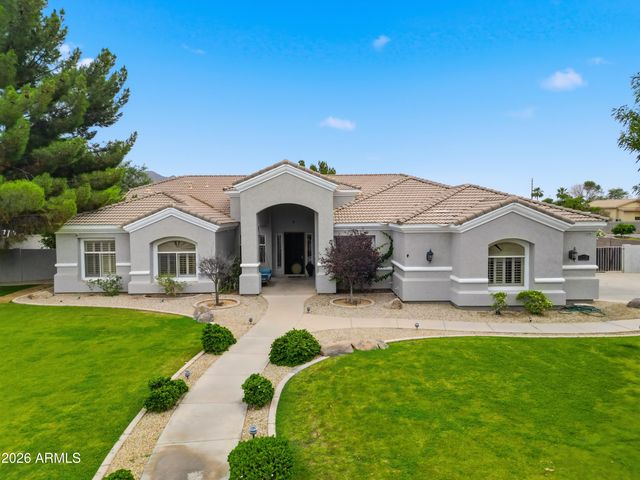 2695 E COUNTRY SHADOWS Court, Gilbert, AZ 85298